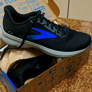 Brooks Launch 8
